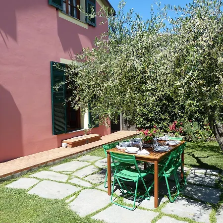 Olive Press Dom wakacyjny Chiavari